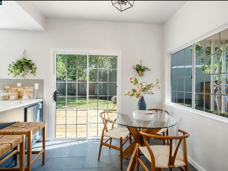 5 Stuart Pl — Photo 18