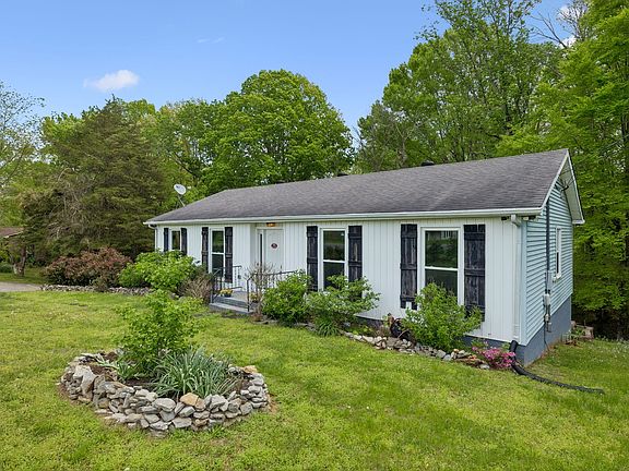 3rd image of 771 Mount Pleasant Rd