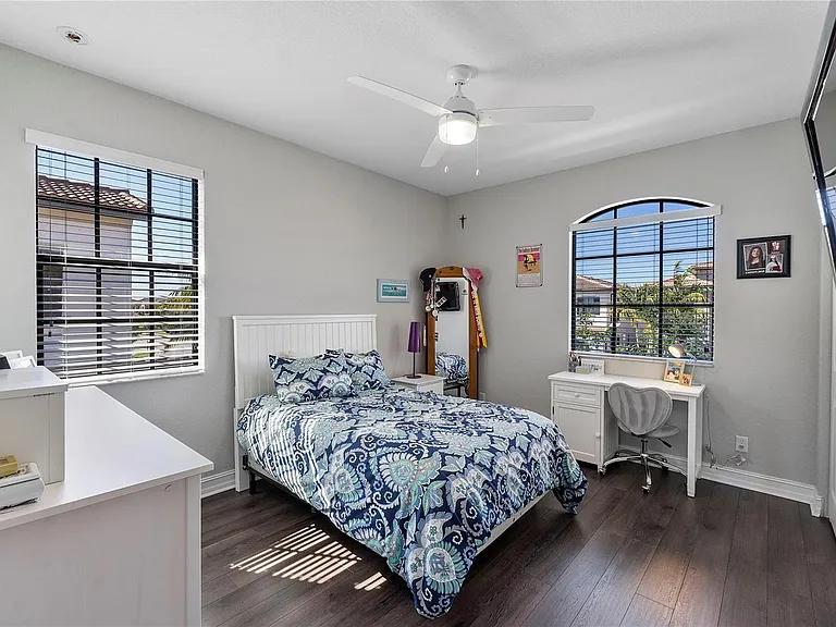 11036 Meridian Dr N — Photo 30