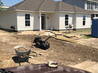 2504 Pecan Dr, Chalmette, LA 70043