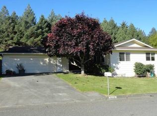 5826 Christopher Dr, Eureka, CA 95503