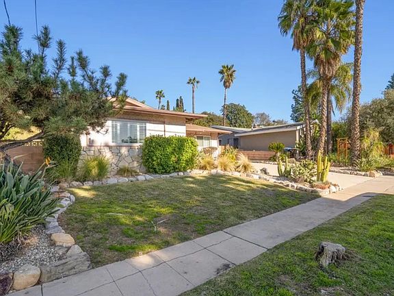 3rd image of 7888 N Glenoaks Blvd