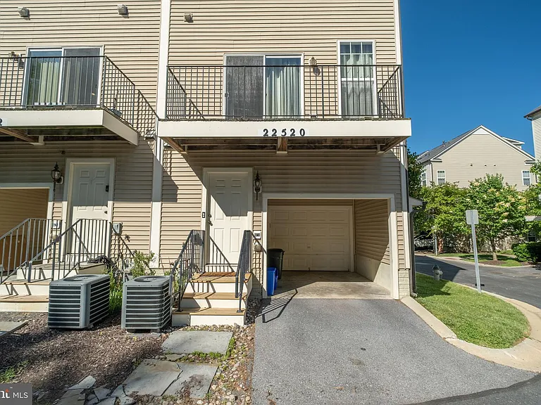 22520 Phillips St #401 — Photo 6