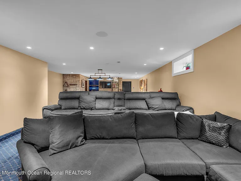 502 Brighton Ave — Photo 58