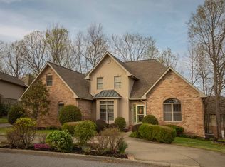 930 Lakeview Dr, Paducah, KY 42003