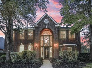 2910 Wilshire Ln, Baytown, TX 77521