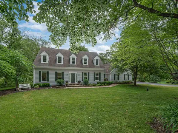 9479 N Woodgate Ln, Byron, IL 61010