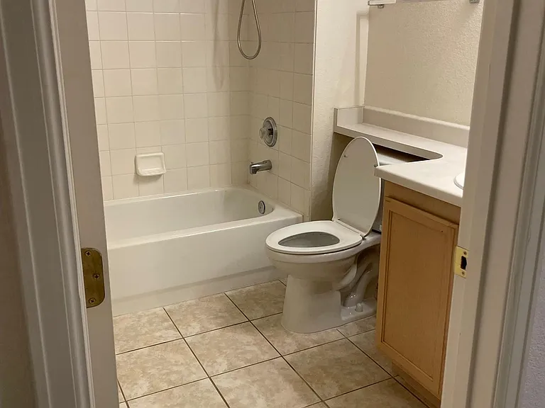 2nd Bathroom from the hall way