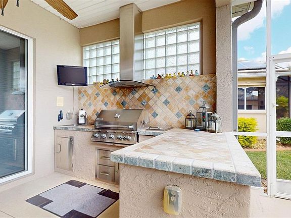 5th image of 2450 Silver Palm Rd