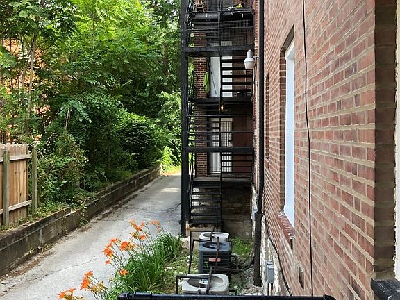 3rd image of 3306 Russell Blvd APT B