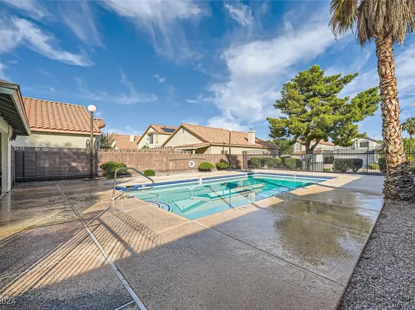 8116 Sunset Mill Dr, Las Vegas, NV 89128