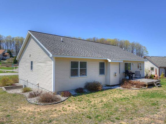 3rd image of 1216 Farmington Dr