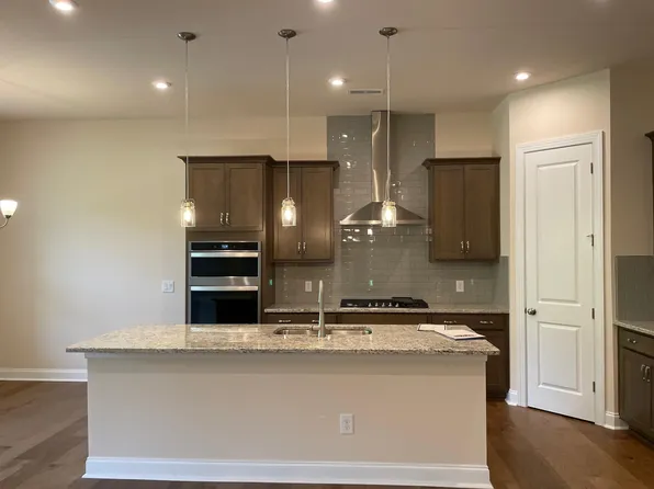 207 Heathbrook Ln, Waxhaw, NC 28173