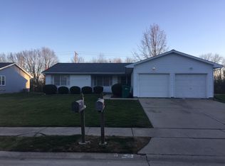 2610 Austin Dr, Springfield, IL 62704