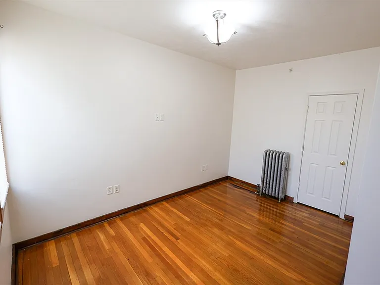 100 Seaver St #12A — Photo 8