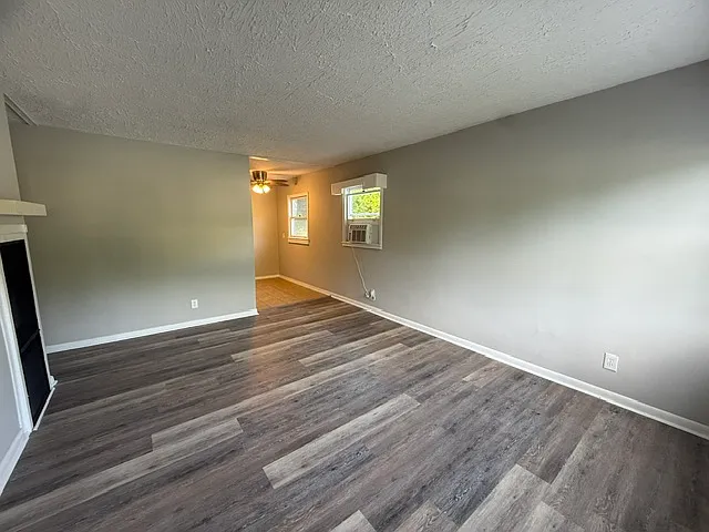 1012 Meadowbrook Blvd — Photo 15