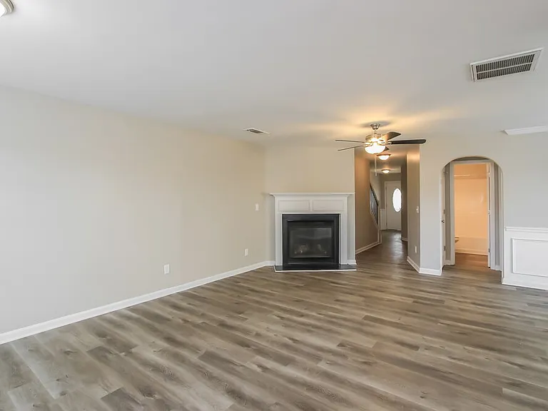 2436 Cornell Cir — Photo 5