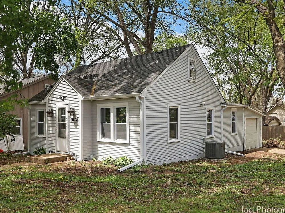 3 bed, 1000 sqft, $1,950 — Photo 2