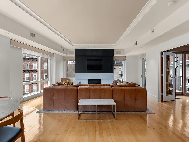 50 Fleet St #402 — Photo 1