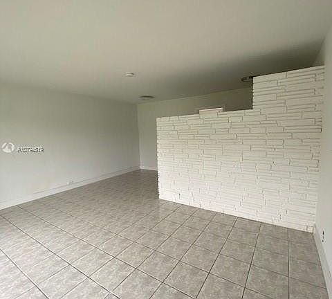 5th image of 6396 Manor Ln APT 7