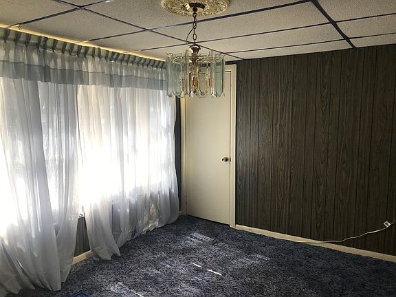 4th image of 126 W Bloss St