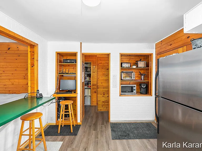 343 Elizabeth St — Photo 9