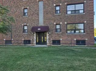 181 Queenston Rd #2, Hamilton, ON L8K 1G8