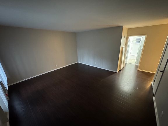 2nd image of 1831 Tamarind Ave #2