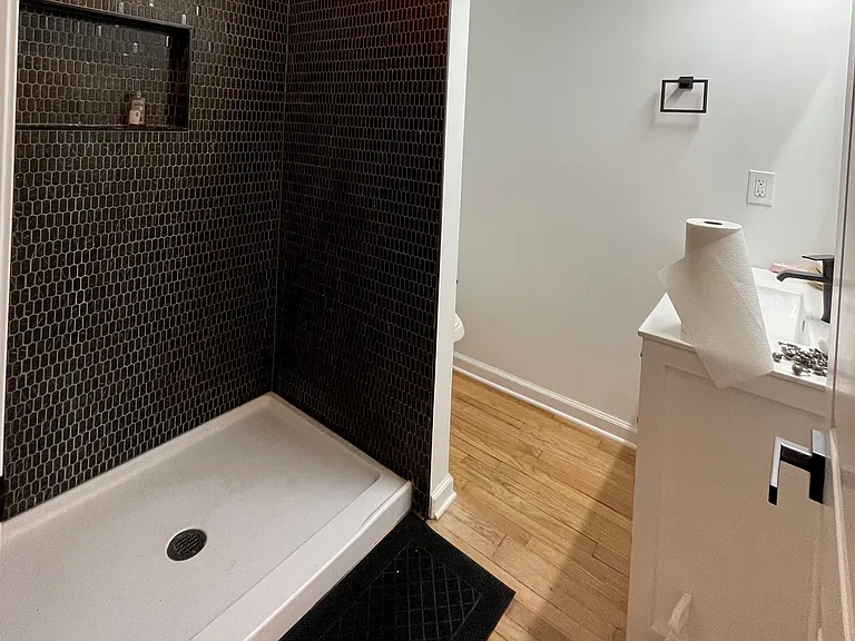 470 S Alexander St — Photo 11
