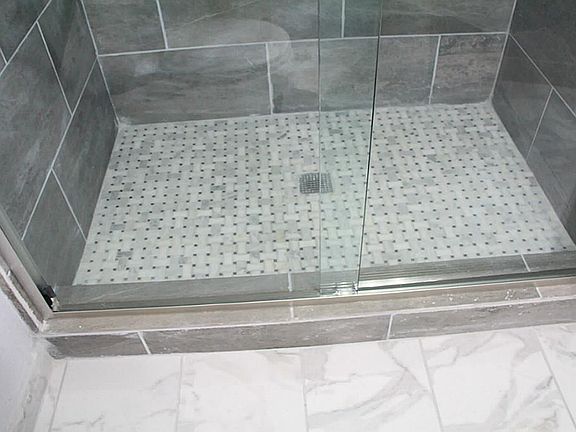 3rd image of 2101 Estate Dr