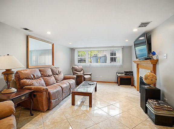 5th image of 10924 Circle Dr