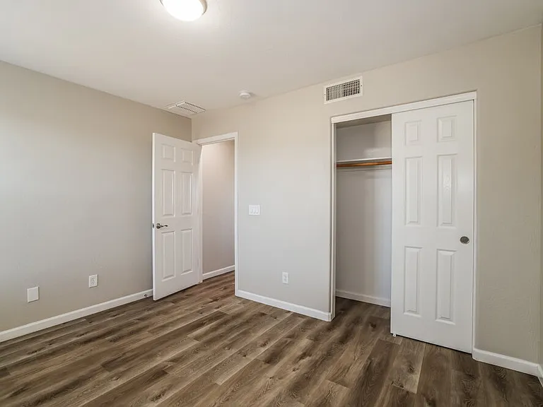 7203 W Illini St — Photo 12