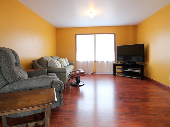 3rd image of 14570 Sherry Ln