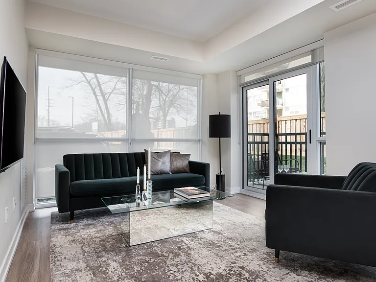2475 Hurontario St — Photo 8