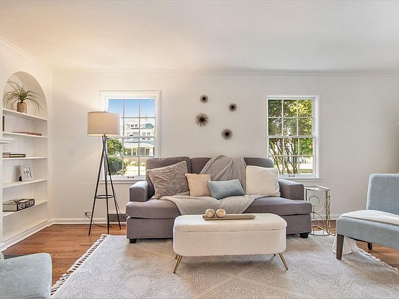 3rd image of 1111 Sunnymede Ave