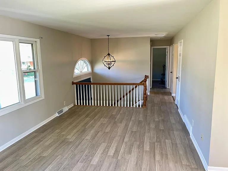 2426 Highland Cir — Photo 4