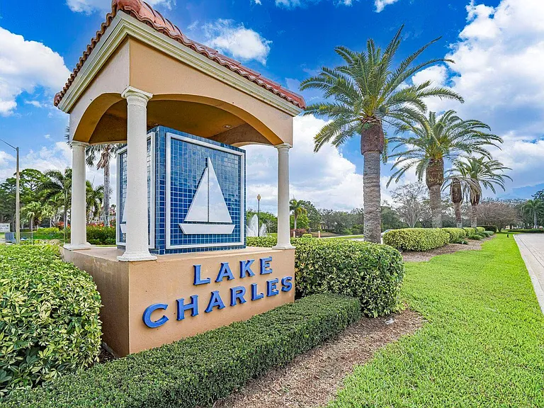 702 SW Aruba Bay — Photo 22