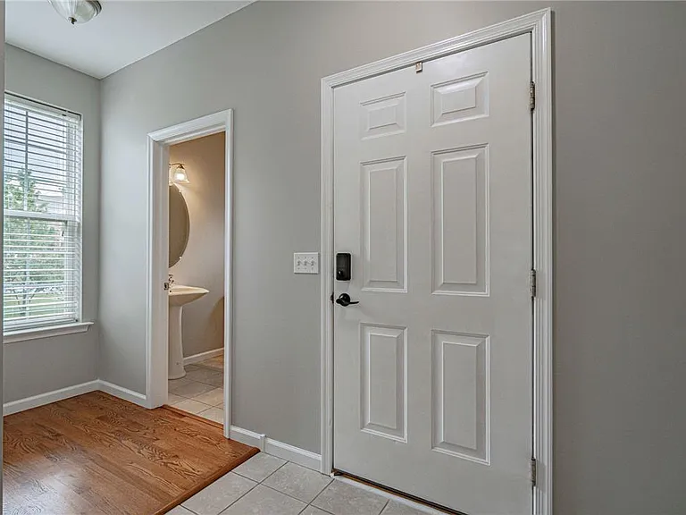 253 Milkweed Dr — Photo 6