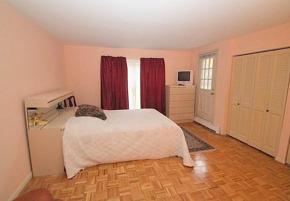 5th image of 940 W Heritage Ct