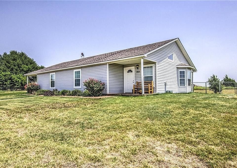 1st image of 203 Lakota Ln