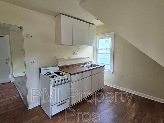 4th image of 4326A N 39th St