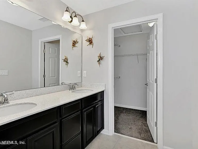 511 Richmond Dr — Photo 9
