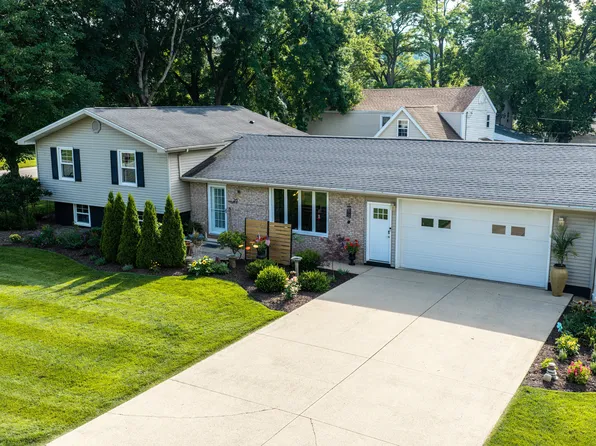 215 N Mound St, Tiskilwa, IL 61368