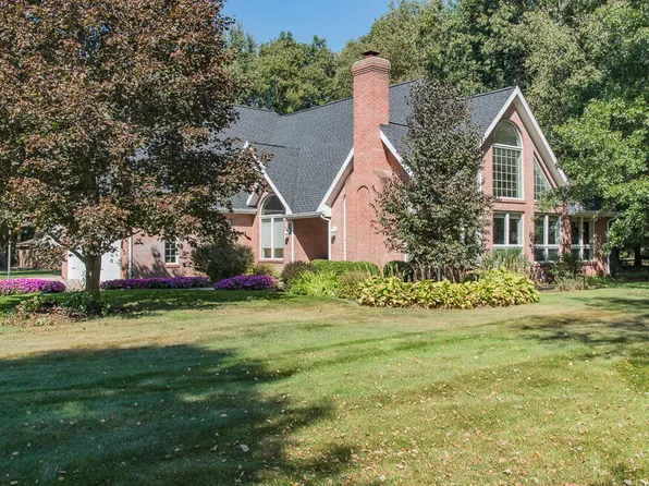 8551 Old Stone Cir, Kalamazoo, MI 49009