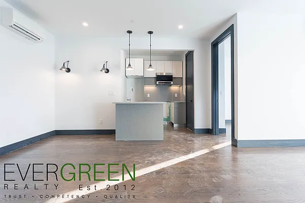 Rented by Evergreen Apartments BK | media 30