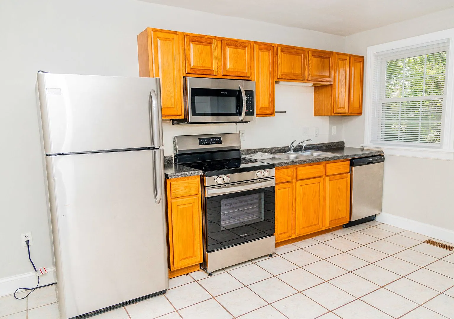 3411 Stuart Ave — Photo 4
