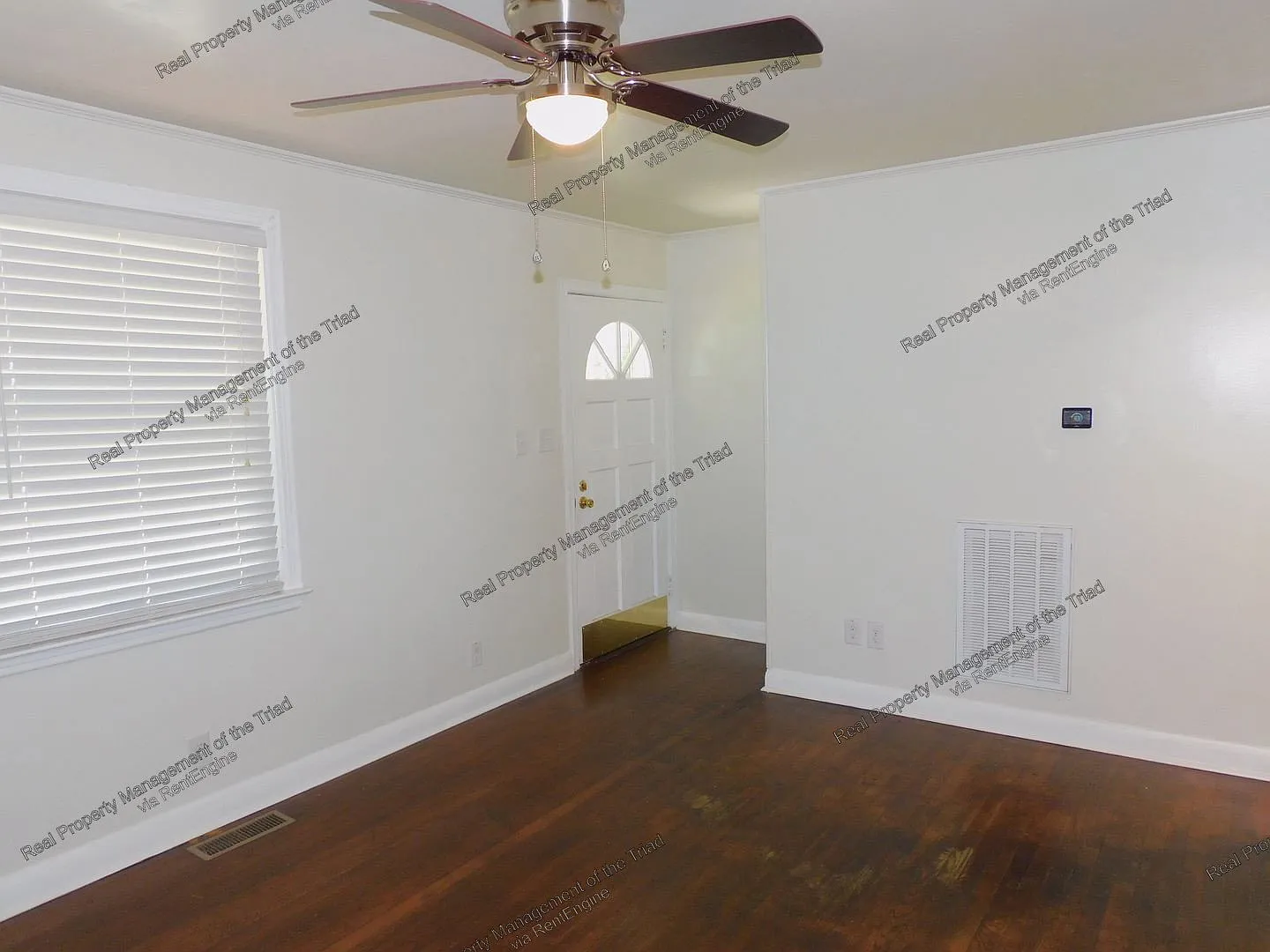 2 bed, 1.0 bath, 882 sqft, $1,175 — Photo 2