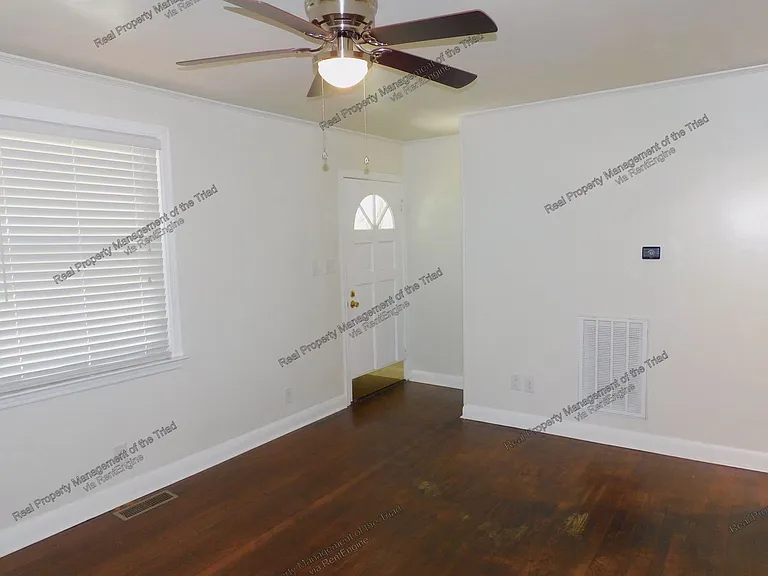 2807 Konnoak Dr — Photo 2
