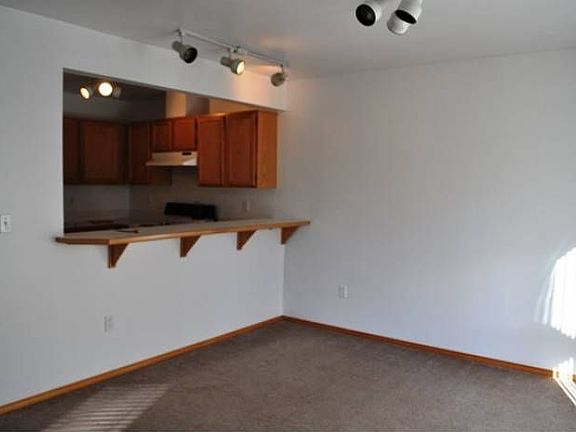 Eating Bar and Dining