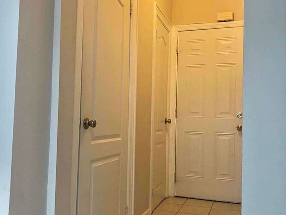 4th image of 25-52 34th St #20R